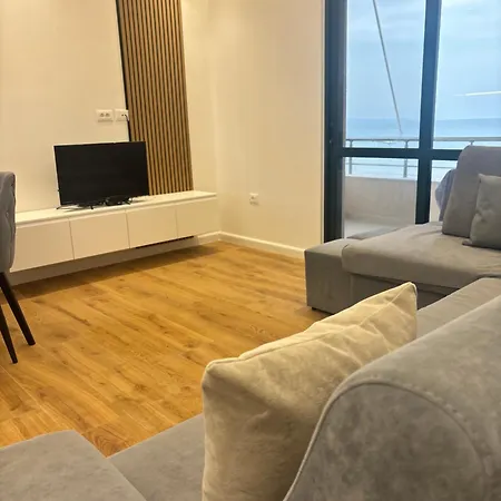 Lux Beachfront *